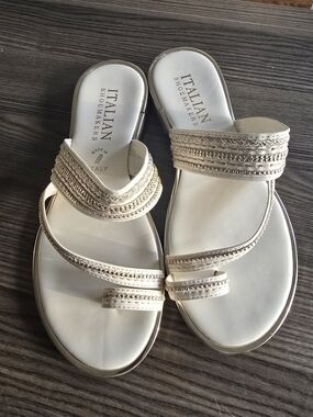 Italian Shoemakers Cream Leather Braided Strap Slide Sandals